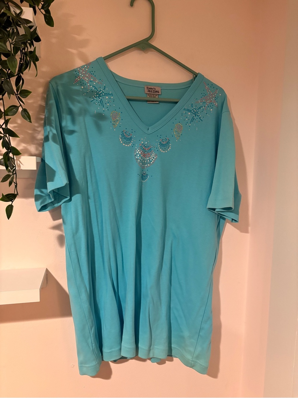 Women’s Turquoise Rhinestone Seashell V-Neck T-Shirt XL